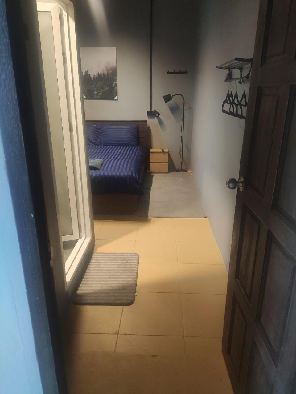Friends Station Tukkom Hostel & Cafe Патая Екстериор снимка