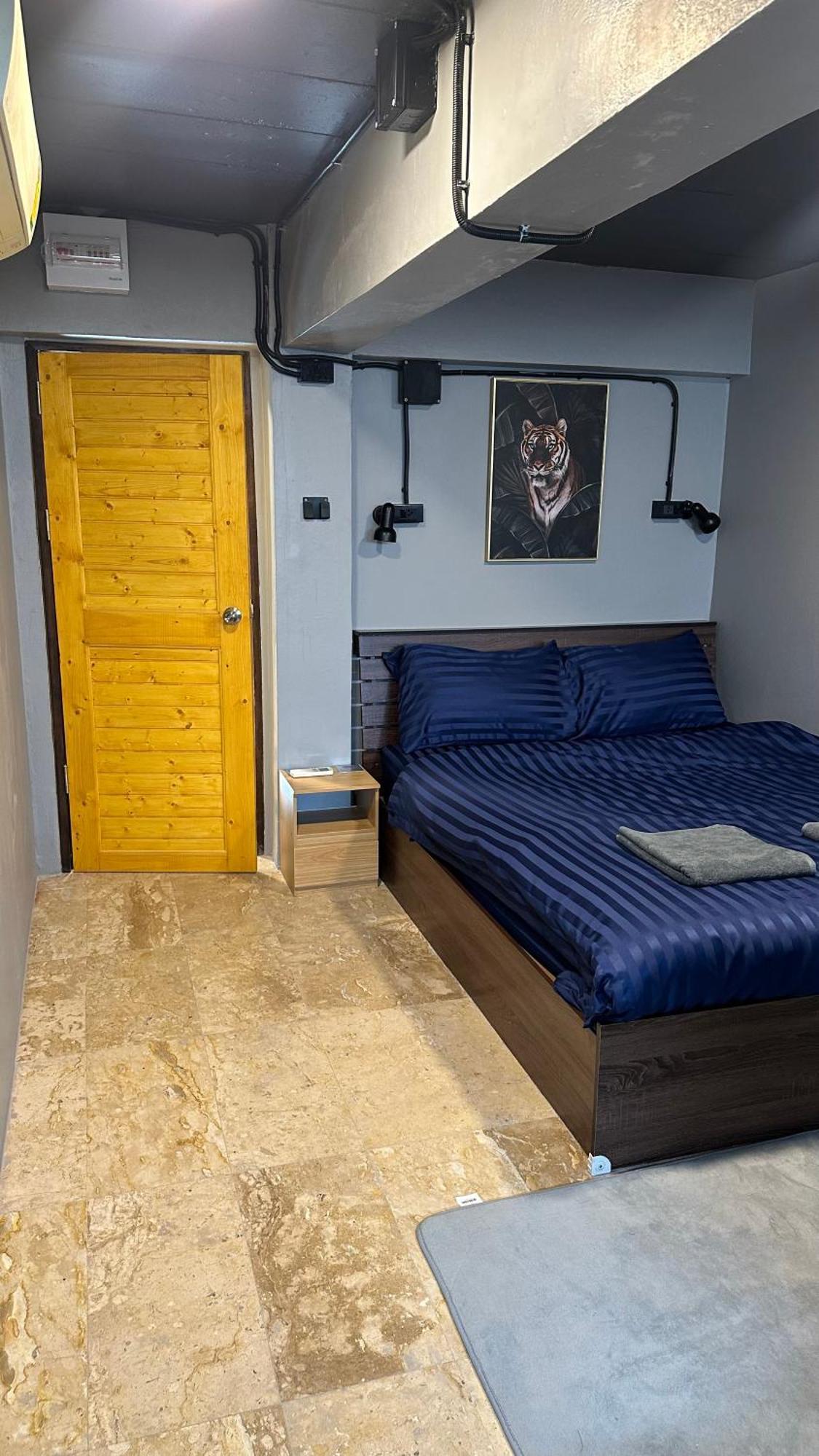Friends Station Tukkom Hostel & Cafe Патая Екстериор снимка