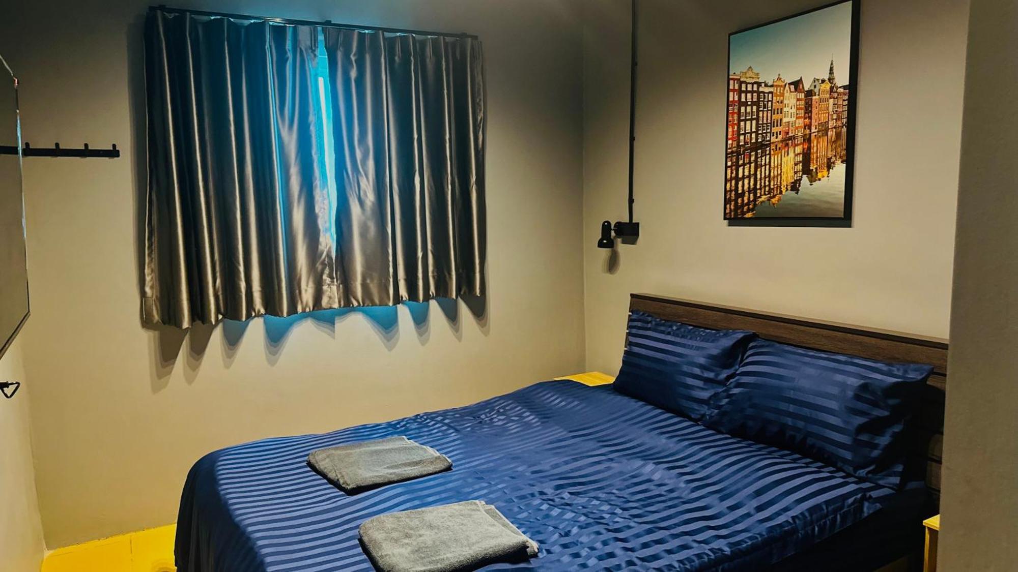 Friends Station Tukkom Hostel & Cafe Патая Екстериор снимка
