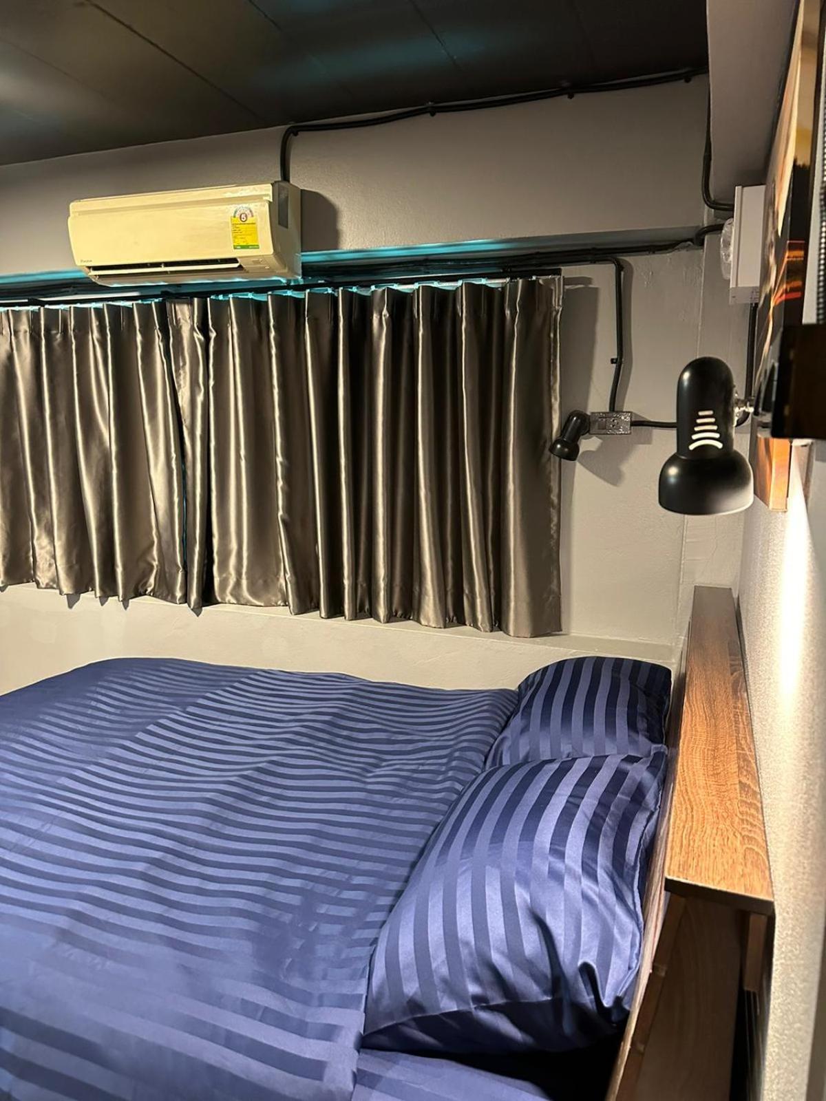 Friends Station Tukkom Hostel & Cafe Патая Екстериор снимка